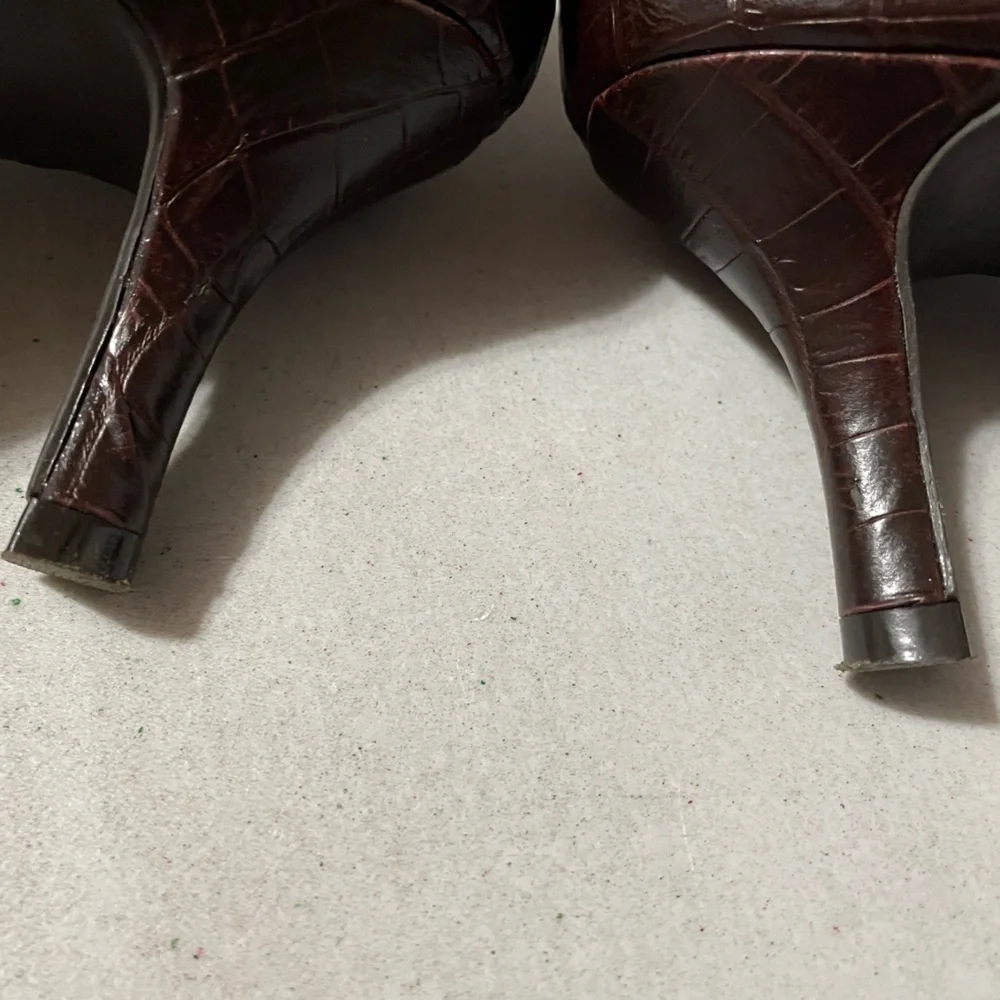 East 5th Peep Toe Heels Size 5M - Picture 3 of 5